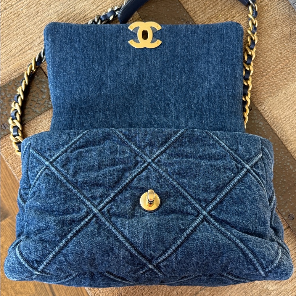 Chanel 20s denim flap bag quilted crossbody bag chunky hardware - Picture 10 of 13